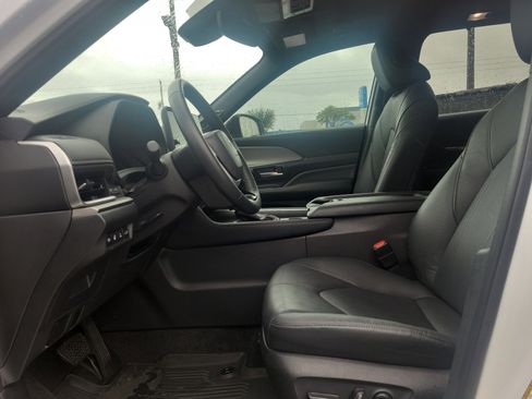 Used 2025 Toyota Grand Highlander AWD Hybrid image 14