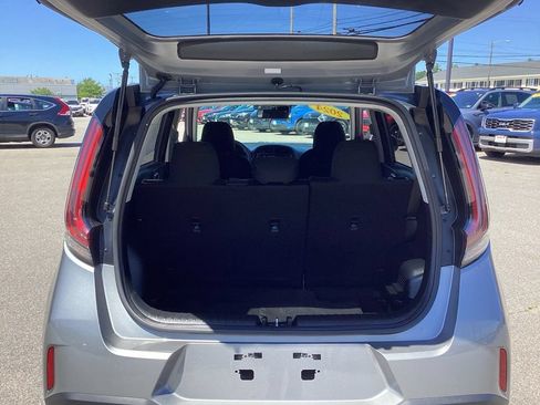 Used 2024 Kia Soul LX w/ Option Group 015 FWD image 9