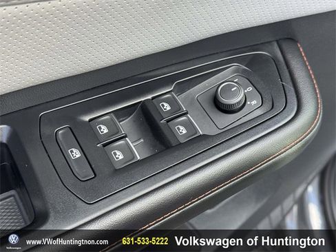 Certified 2025 Volkswagen Atlas Peak Edition SE image 17