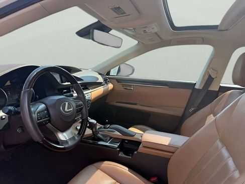 Used 2017 Lexus ES 350 w/ Luxury Package FWD image 13
