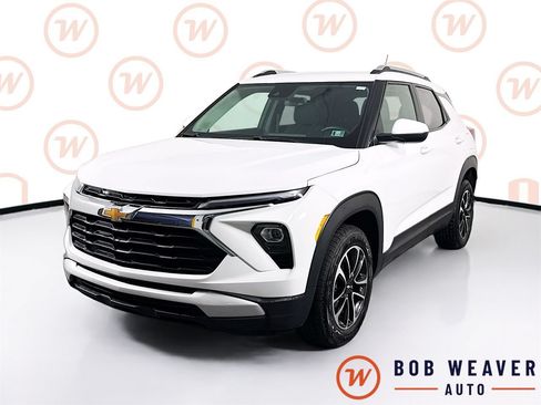 Used 2024 Chevrolet TrailBlazer LT w/ LT Cold Weather Package AWD/4WD image 3