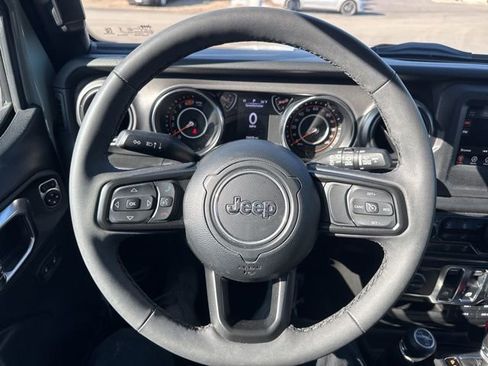 Used 2023 Jeep Wrangler Willys image 15