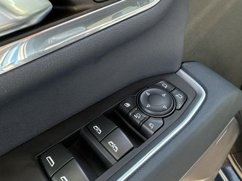 Used 2024 Chevrolet Silverado 2500 High Country w/ High Country Premium Package AWD/4WD image 19