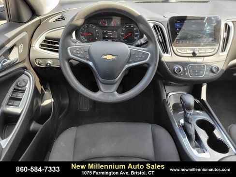 Used 2023 Chevrolet Malibu LT image 13