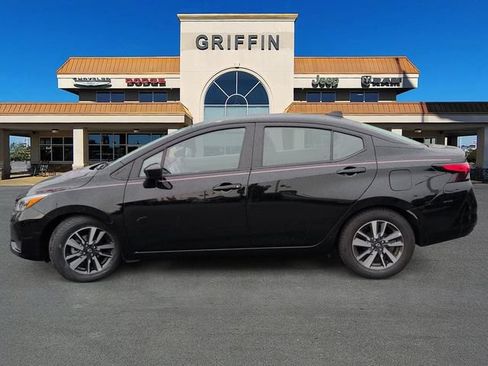 Used 2025 Nissan Versa SV FWD image 10