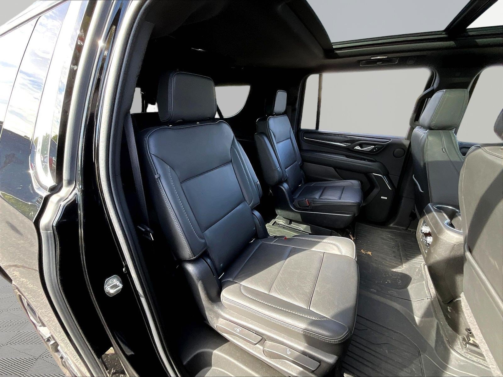Used 2022 GMC Yukon XL Denali AWD/4WD image 25