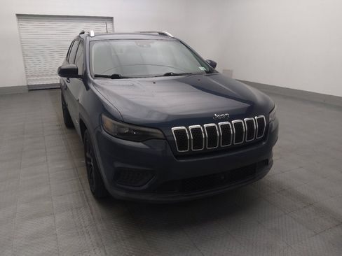Used 2021 Jeep Cherokee Latitude FWD image 14