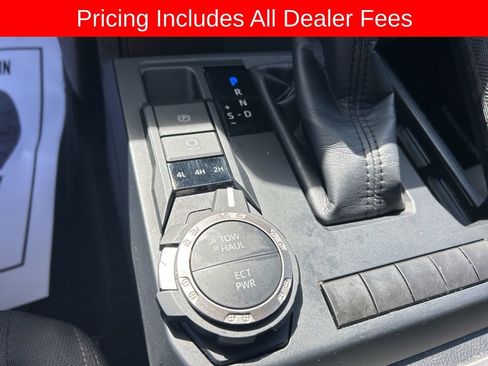 Used 2024 Toyota Tacoma SR5 w/ SR5 Upgrade Package AWD/4WD image 10