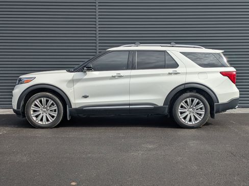 Used 2022 Ford Explorer King Ranch w/ Premium Technology Package image 8