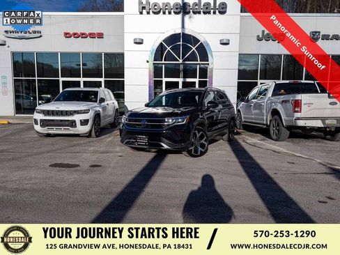 Used 2023 Volkswagen Taos SEL image 1