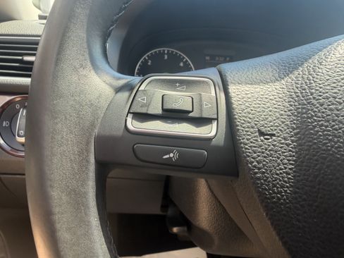 Used 2013 Volkswagen Passat TDI SEL Premium FWD image 33