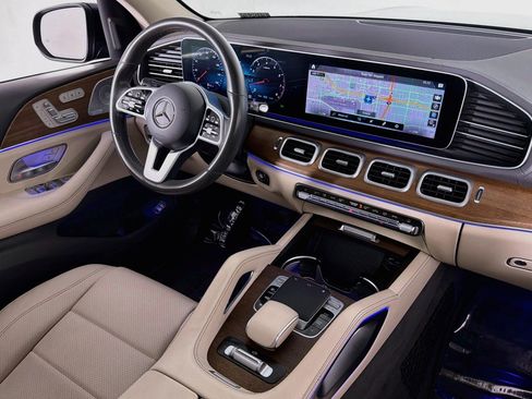 Used 2020 Mercedes-Benz GLS 450 4MATIC w/ Convenience Package image 17
