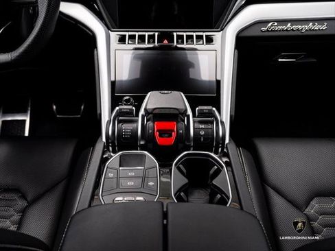 Used 2019 Lamborghini Urus AWD/4WD image 34