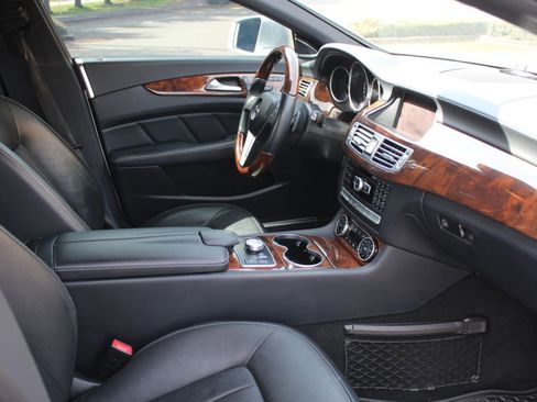 Used 2014 Mercedes-Benz CLS 550 4MATIC image 31