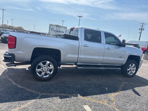 Used 2019 Chevrolet Silverado 2500 LTZ w/ Silverado HD Tribute Edition image 8