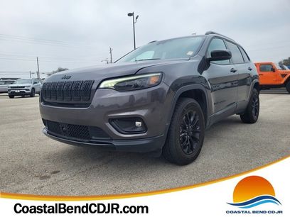 Used 2023 Jeep Cherokee Altitude Lux
