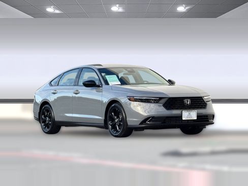 Certified 2025 Honda Accord SE image 7