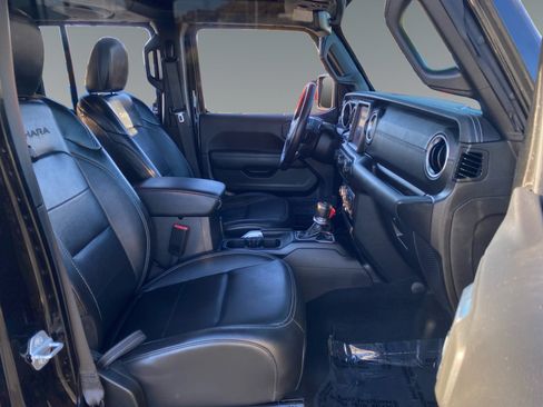 Used 2022 Jeep Wrangler Unlimited Sahara AWD/4WD image 15