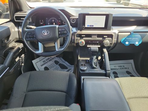 Used 2025 Toyota 4Runner SR5 RWD image 13