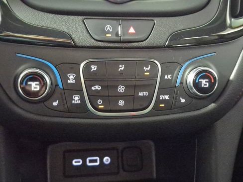 Used 2023 Chevrolet Equinox RS w/ LPO, Floor Liner Package image 18