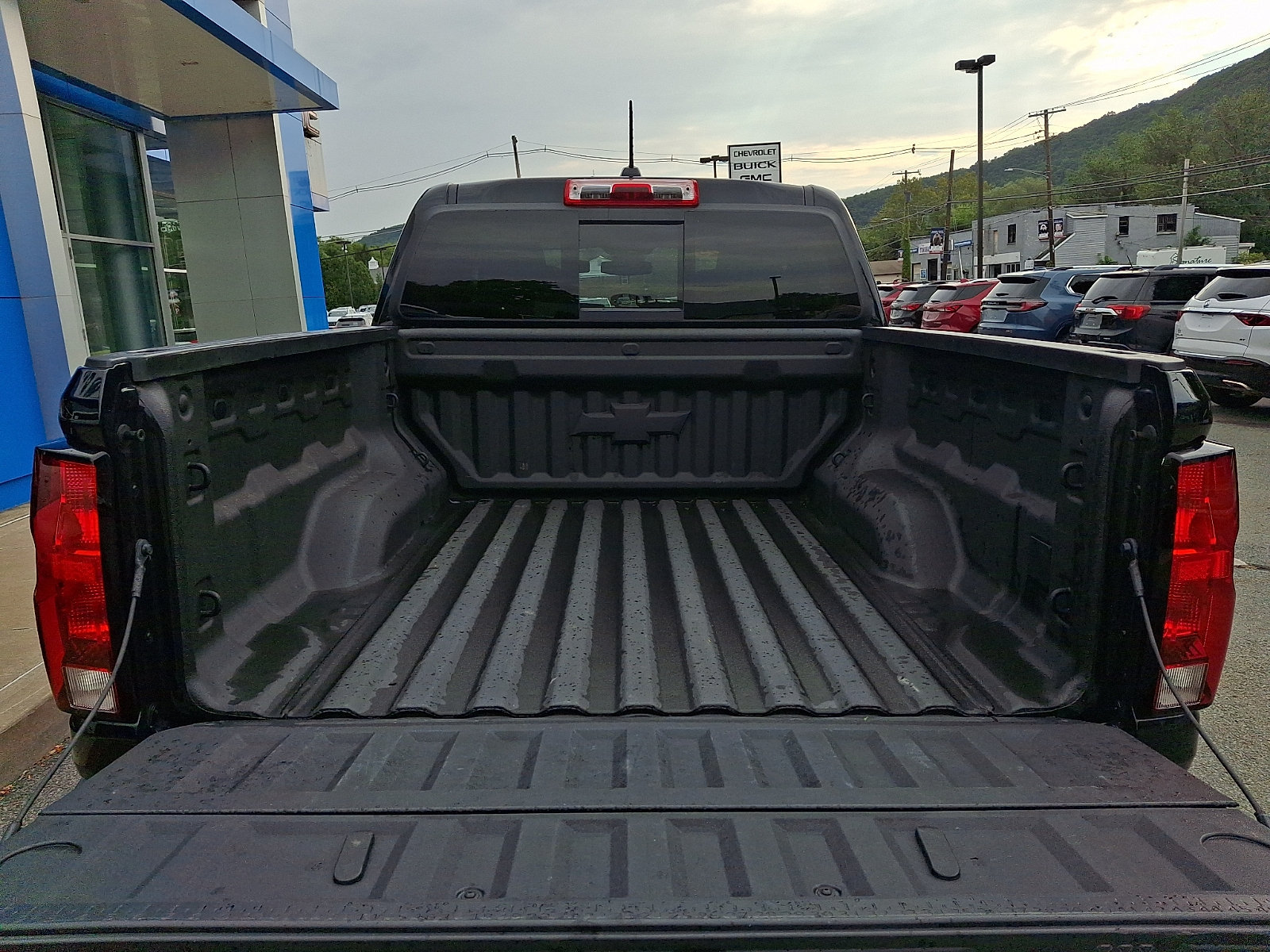 Used 2025 Chevrolet Colorado Trail Boss AWD/4WD image 28