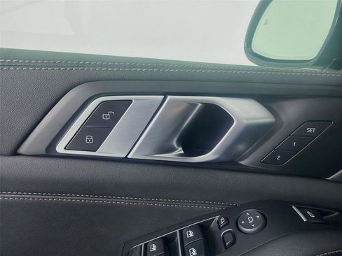 Used 2024 BMW X5 xDrive40i w/ M Sport Package image 7