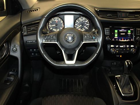 Used 2020 Nissan Rogue SV w/ Premium Package AWD/4WD image 13