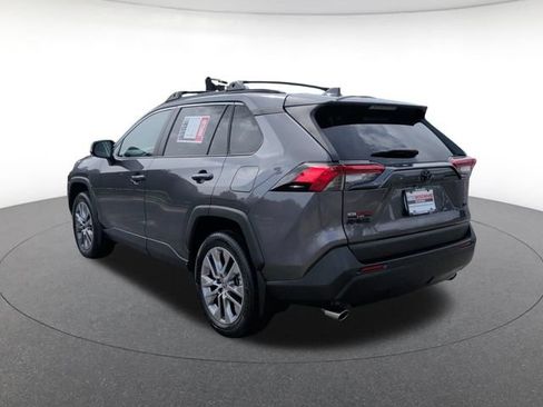 Used 2022 Toyota RAV4 XLE Premium FWD image 4