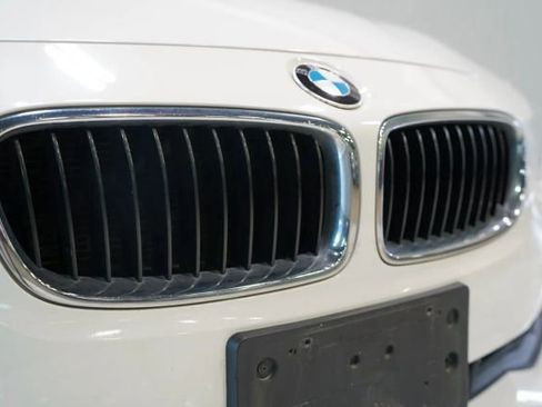 Used 2016 BMW 320i Sedan RWD image 7