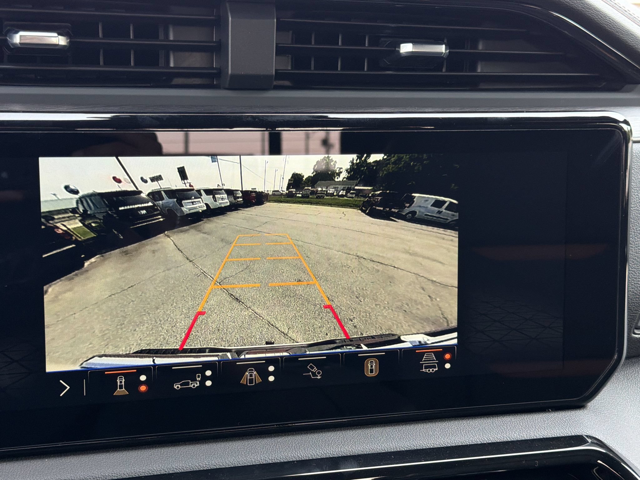 New 2026 GMC Sierra 1500 AT4 w/ Technology Package AWD/4WD image 5
