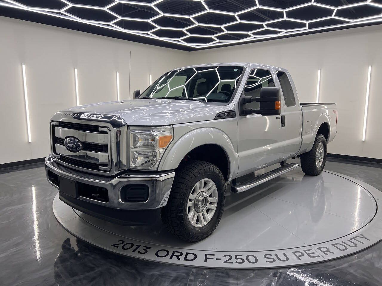 Used 2013 Ford F250 XLT w/ XLT Interior Pkg AWD/4WD image 1