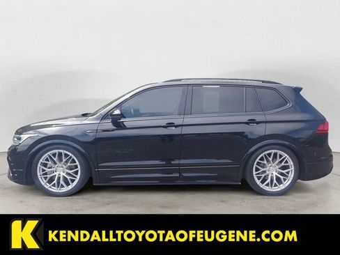 Used 2023 Volkswagen Tiguan SE R-Line AWD/4WD image 2