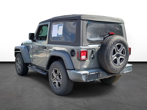 Used 2019 Jeep Wrangler Sport S image 3