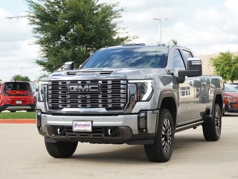 Used 2024 GMC Sierra 2500 Denali Ultimate AWD/4WD image 3