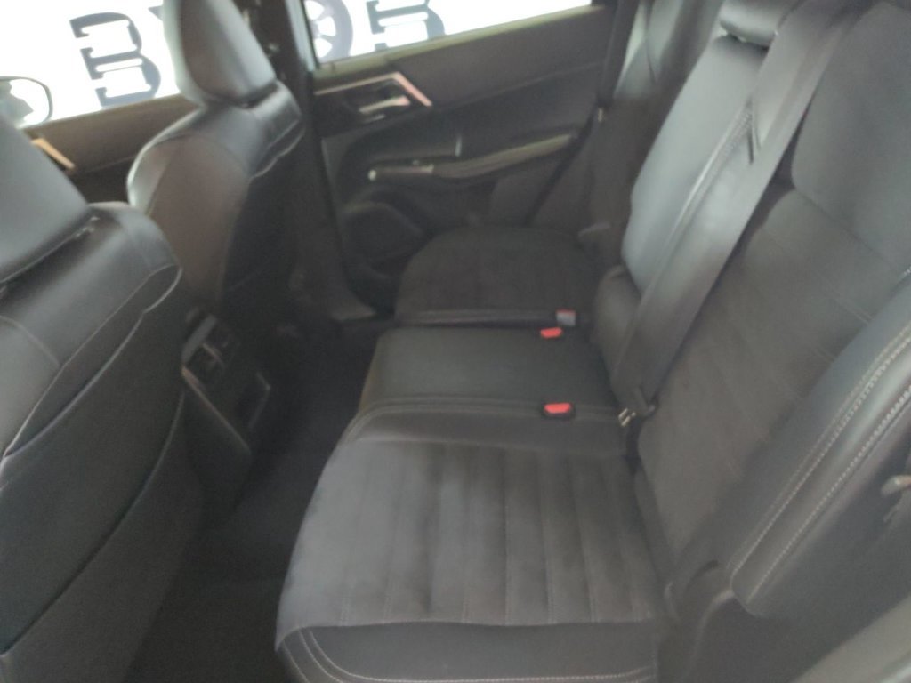 Used 2022 Mitsubishi Outlander SE AWD/4WD image 7