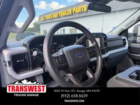 Used 2025 Ford F250 XLT AWD/4WD image 3