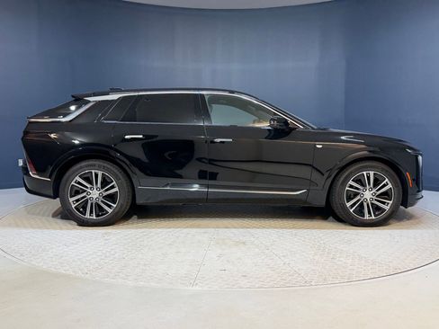 New 2026 Cadillac Lyriq Premium Luxury AWD/4WD image 8
