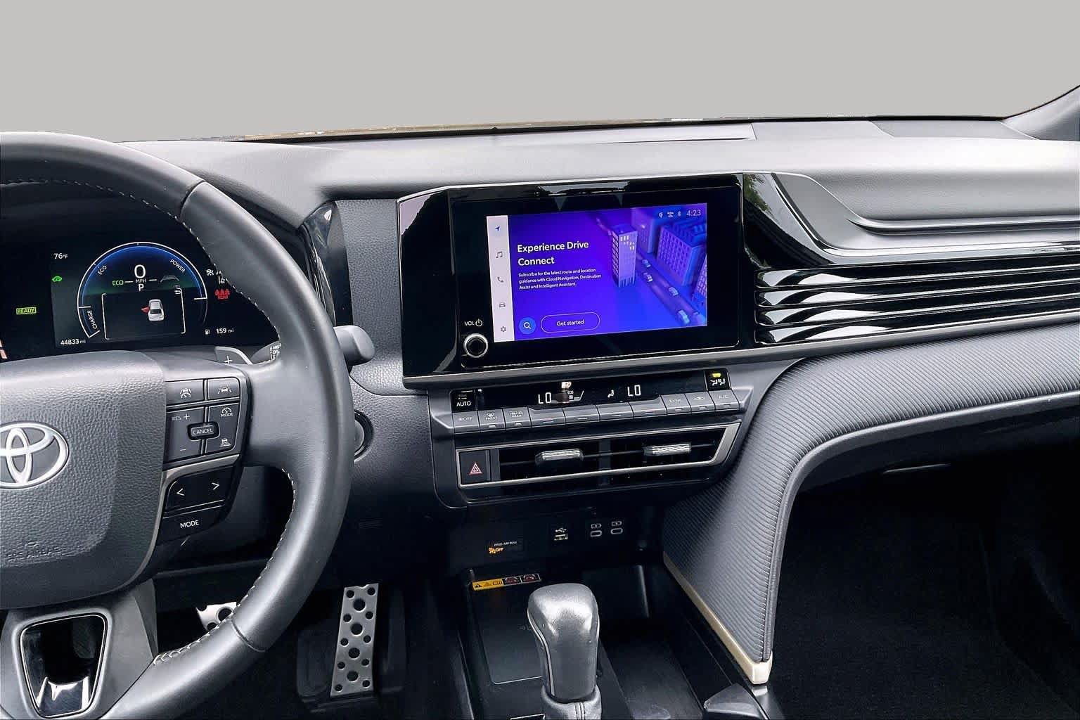 Used 2025 Toyota Camry SE FWD image 7