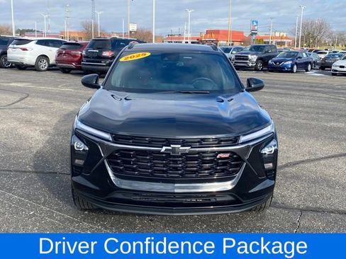 Certified 2025 Chevrolet Trax RS w/ Driver Confidence Package image 2
