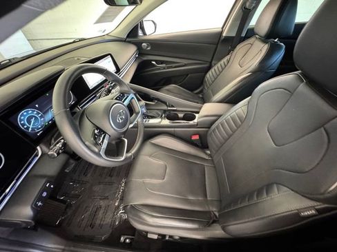 Used 2023 Hyundai Elantra Limited FWD image 29