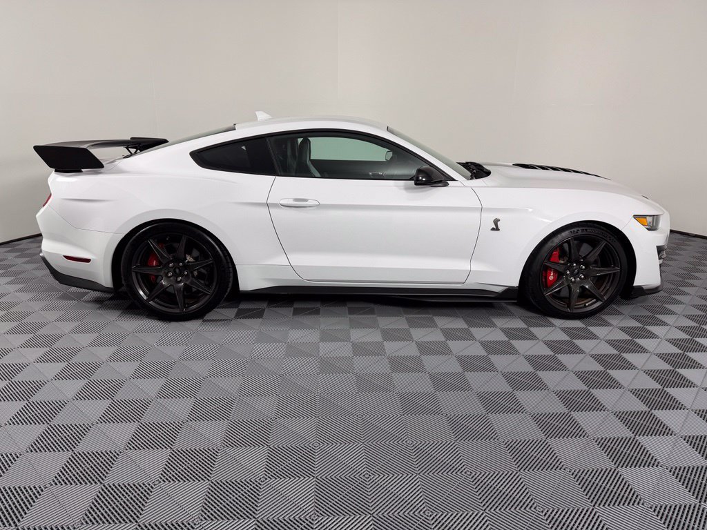 Used 2021 Ford Mustang Shelby GT500 w/ Carbon Fiber Track Pack RWD image 12