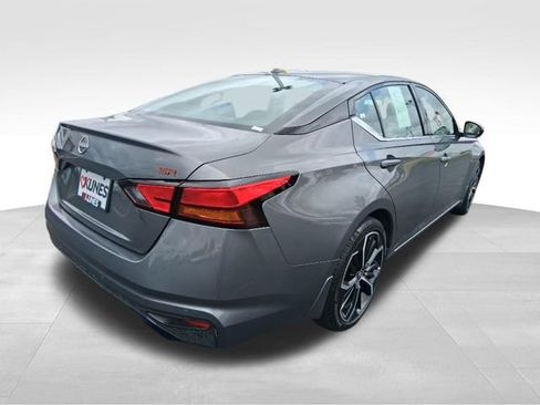 Used 2025 Nissan Altima 2.5 SR FWD image 6