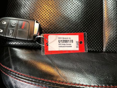 Used 2023 Dodge Durango GT image 32