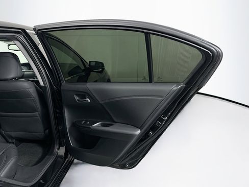 Used 2017 Honda Accord Touring image 30