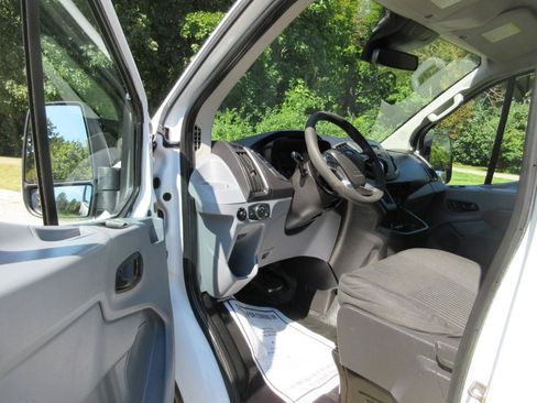 Used 2015 Ford Transit 150 130 Low Roof RWD image 31