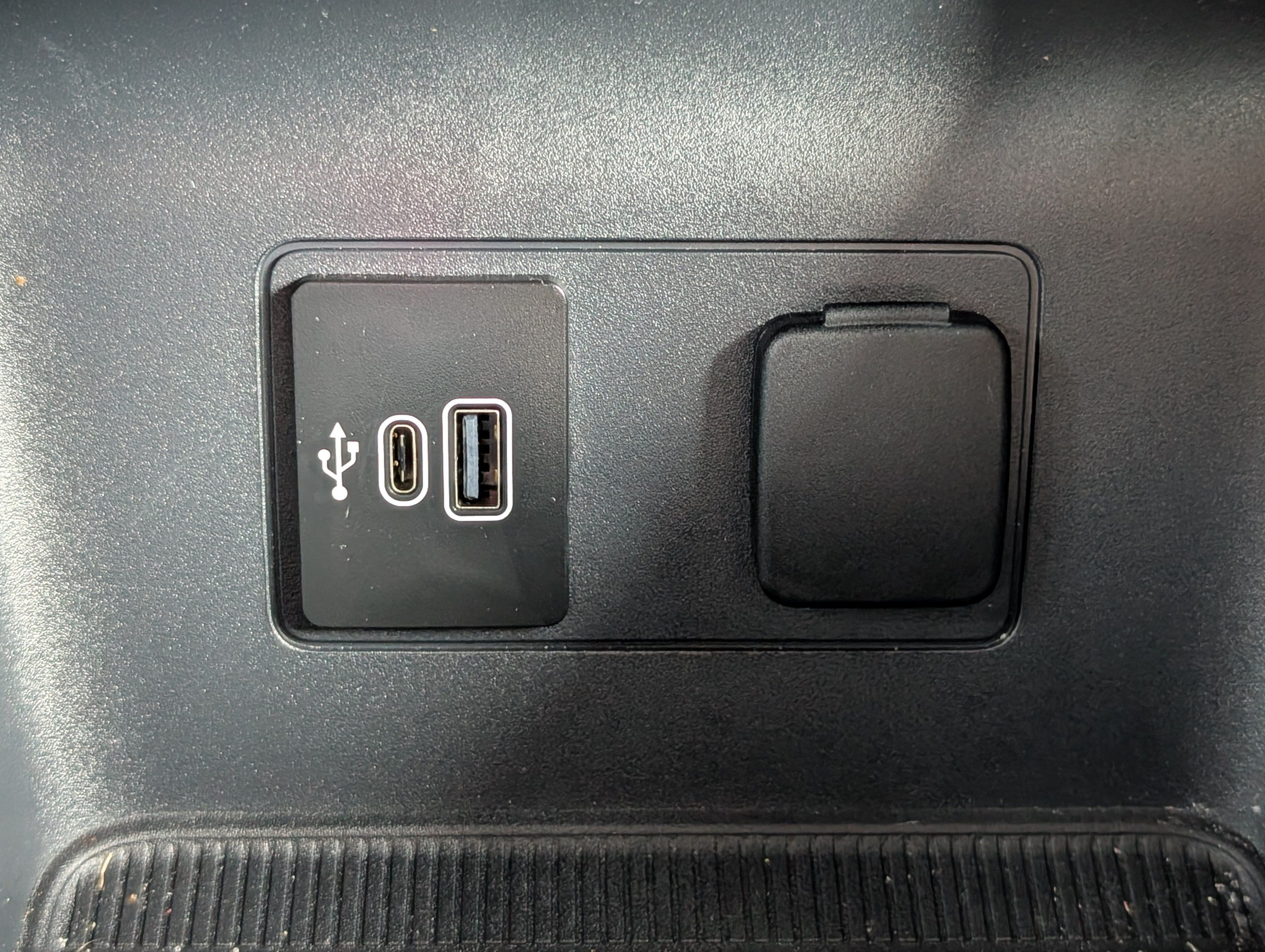 Used 2026 Ford Explorer Platinum RWD image 21