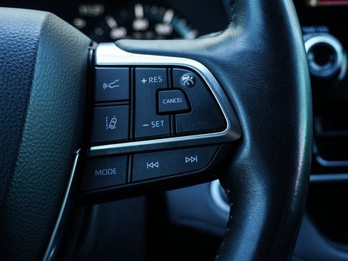 Used 2020 Toyota Highlander Platinum image 27