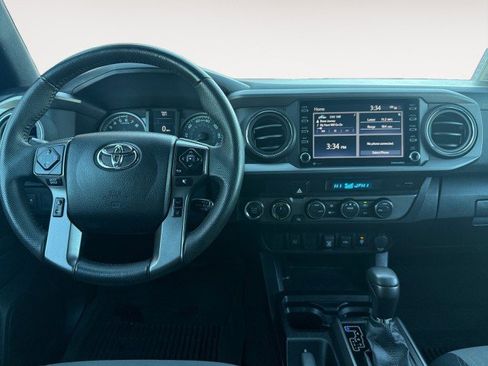 Used 2021 Toyota Tacoma TRD Off-Road image 4