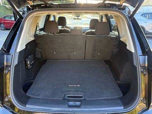Used 2025 Nissan Rogue SV image 33