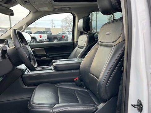 Used 2025 Ford Expedition Max Platinum AWD/4WD image 26